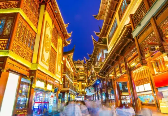 外滩对岸的璀璨魔都，航拍视角看一次就忘不掉