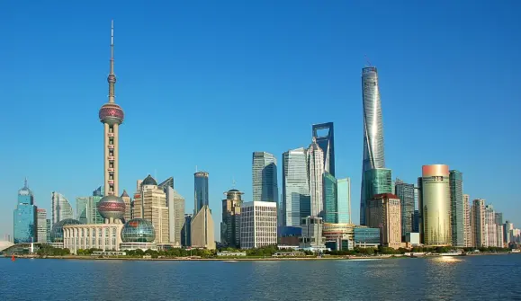 徐家汇夜逛天主教堂——深夜亮灯后的哥特式美学，真能把人看愣