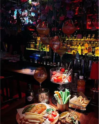 上海倾听室_两地分居冷战：长期夫妻异地导致感情变淡在上海怎么做心理调解